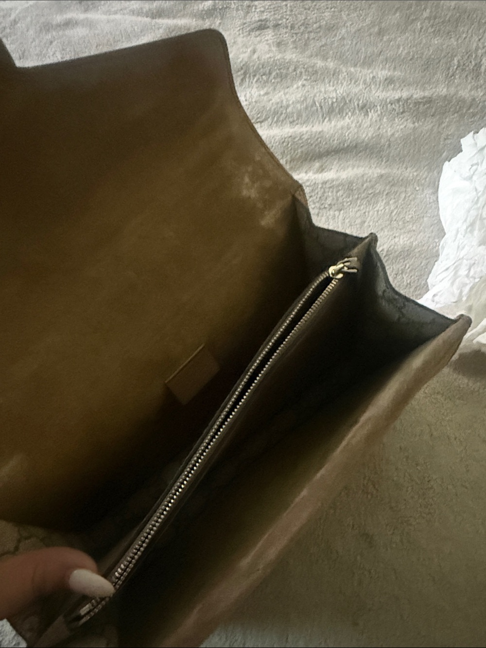 Gucci Brown Beige GG Supreme Canvas Shoulder Bag with Silver Chain - Picture 2 of 3